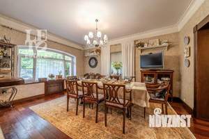 Дом 850м², 3-этажный, участок 36 сот.  