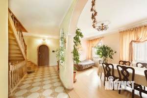 Дом 412м², 3-этажный, участок 14 сот.  