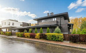 Дом 950м&sup2;, 3-этажный, участок 33 сот.  