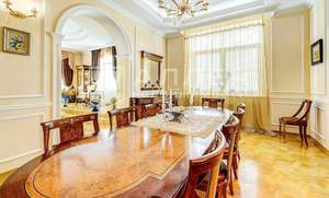 Дом 755м², 3-этажный, участок 17 сот.  