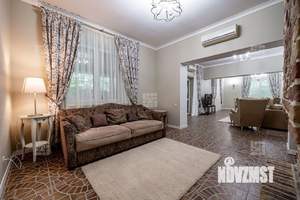 Дом 290м², 2-этажный, участок 17 сот.  