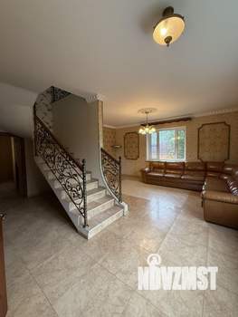 Коттедж 230м², 3-этажный, участок 15 сот.  