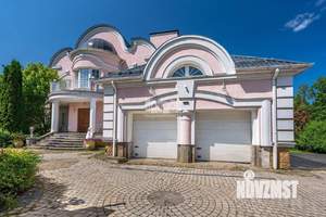 Дом 800м², 3-этажный, участок 30 сот.  