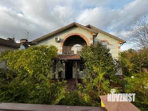 Коттедж 215м&sup2;, 2-этажный, участок 10 сот.  