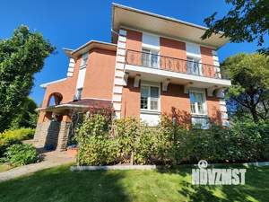 Дом 495м², 3-этажный, участок 24 сот.  