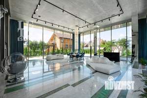 Дом 650м², 3-этажный, участок 28 сот.  