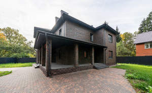 Дом 439м&sup2;, 3-этажный, участок 10 сот.  