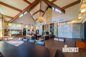 Дом 1700м², 2-этажный, участок 410 сот.  
