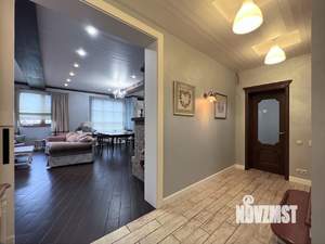 Дом 300м², 2-этажный, участок 10 сот.  