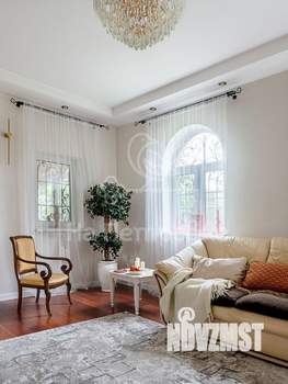 Коттедж 450м², 3-этажный, участок 9 сот.  