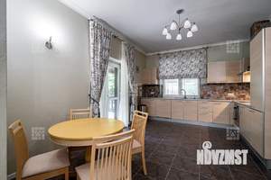 Дом 290м², 2-этажный, участок 17 сот.  