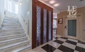 Дом 1150м², 4-этажный, участок 55 сот.  