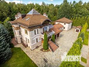 Дом 1350м², 3-этажный, участок 50 сот.  