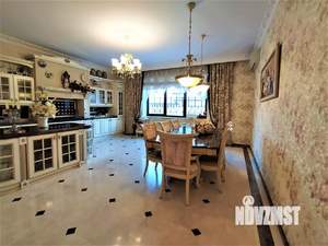Коттедж 700м², 3-этажный, участок 7 сот.  