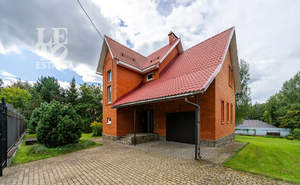 Дом 234м², 2-этажный, участок 15 сот.  