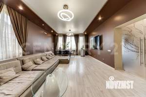 Дом 310м², 3-этажный, участок 15 сот.  