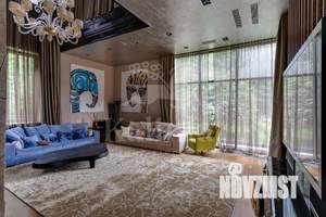Дом 1800м², 3-этажный, участок 41 сот.  