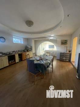 Дом 220м², 2-этажный, участок 9 сот.  