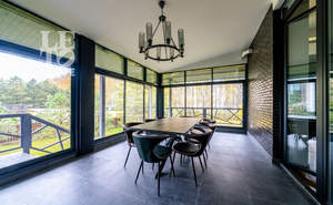 Дом 950м&sup2;, 3-этажный, участок 33 сот.  