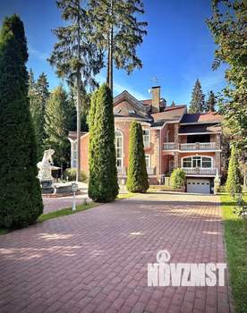 Коттедж 1100м², 3-этажный, участок 25 сот.  