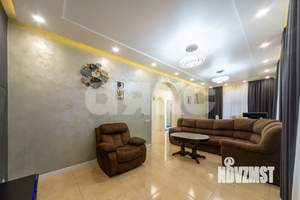 Дом 220м², 2-этажный, участок 6 сот.  