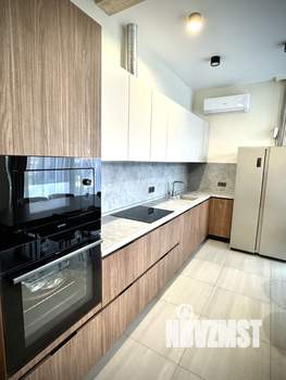 Дом 270м², 2-этажный, участок 8 сот.  