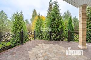 Дом 500м&sup2;, 3-этажный, участок 30 сот.  