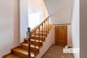 Дом 454м², 3-этажный, участок 12 сот.  