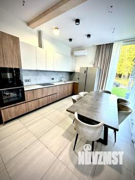 Коттедж 270м², 2-этажный, участок 8 сот.  