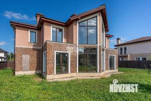 Дом 450м&sup2;, 2-этажный, участок 10 сот.  