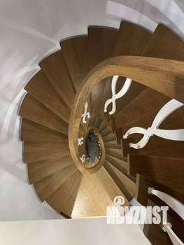 Коттедж 300м&sup2;, 3-этажный, участок 6 сот.  