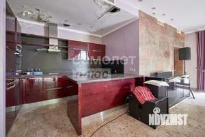 Коттедж 550м², 3-этажный, участок 28 сот.  