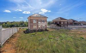 Дом 240м², 3-этажный, участок 10 сот.  