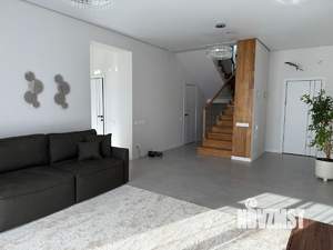 Дом 224м&sup2;, 2-этажный, участок 7 сот.  