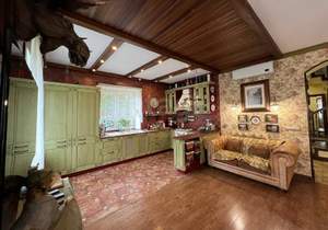 Дом 241м², 3-этажный, участок 869 сот.  