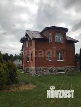 Дом 292м², 2-этажный, участок 10 сот.  