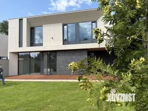 Дом 248м², 2-этажный, участок 5 сот.  