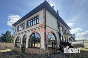 Дом 400м², 3-этажный, участок 12 сот.  
