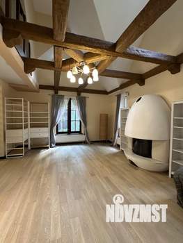 Дом 503м&sup2;, 3-этажный, участок 42 сот.  