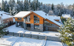 Дом 1150м², 3-этажный, участок 31 сот.  