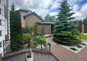 Дом 450м², 3-этажный, участок 10 сот.  