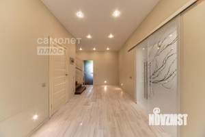 Дом 310м&sup2;, 3-этажный, участок 15 сот.  