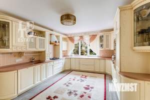 Дом 815м², 4-этажный, участок 11 сот.  