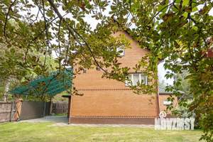 Дом 350м&sup2;, 2-этажный, участок 8 сот.  