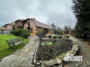 Коттедж 504м², 3-этажный, участок 25 сот.  