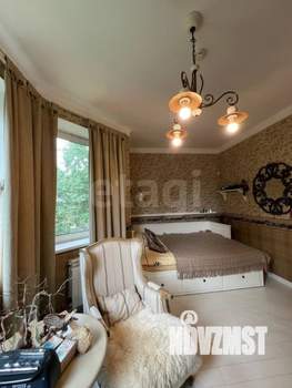 Дом 400м², 3-этажный, участок 10 сот.  