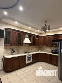 Дом 225м², 3-этажный, участок 3 сот.  