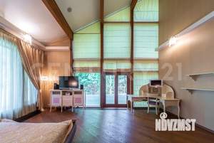Дом 1880м², 2-этажный, участок 410 сот.  