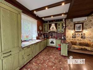Дом 400м², 3-этажный, участок 10 сот.  
