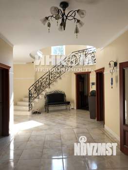 Дом 600м², 2-этажный, участок 10 сот.  